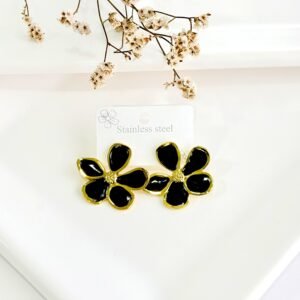 Aros con pasantes, acero dorado, flor negra.