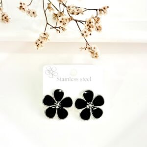 Aros con pasantes, acero blanco, flor negra.