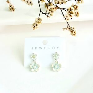 Aros con pasantes, acero blanco, dos flores con perla.