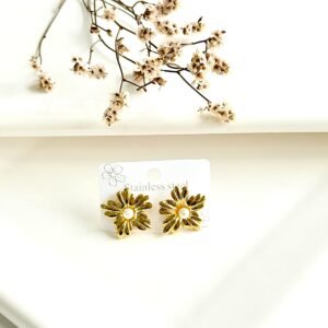 Aros con pasantes, acero dorado, flor con perla.