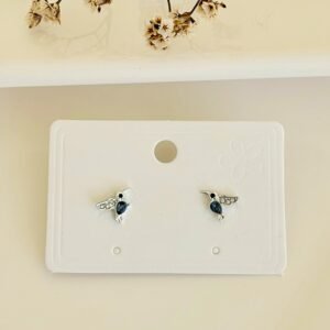 Aros pasantes, colibrí con strass y piedra verde.