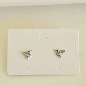 Aros pasantes, colibrí con strass y piedra rosa.