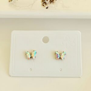 Aros pasantes, mariposa dorada con piedras blancas tornasol.