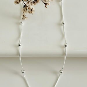 Cadena de acero blanco, cola de ratón con pelotitas. 1.2mm x 55 cm.