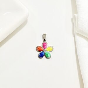 Dije flor, cinco pétalos. Multicolor. Chico.