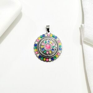Dije mandala, esmalte de colores.