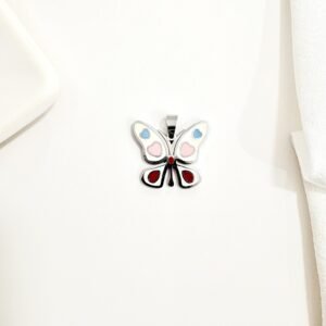 Dije mariposa de acero y esmalte de colores.