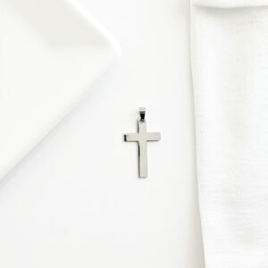Dije cruz de acero.