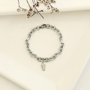 Pulsera acero con dije de nena.