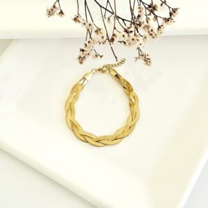 Pulsera dorada trenzada.