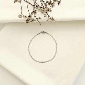 Pulsera acero fina.
