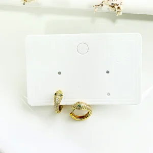 Aros dorados, circular con strass y forma de serpiente. 1 cm. de diámetro.