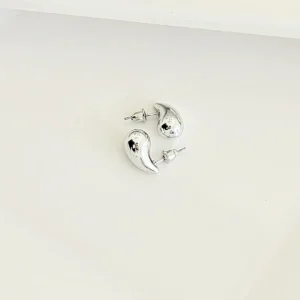 Aros pasantes, gota de acrílico.
