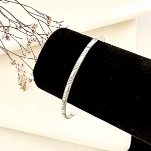 Pulsera esclava labrada, de acero. x 65 mm.