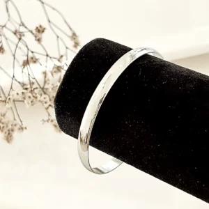 Pulsera esclava de acero.  60 x 65 mm.