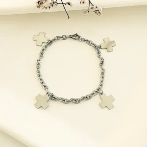 Pulsera acero con dijes.