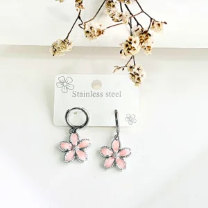 Aros acero, argollita clip con flor rosa.