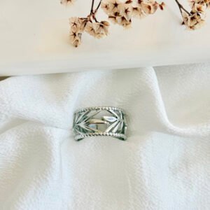 Anillo regulable de acero.