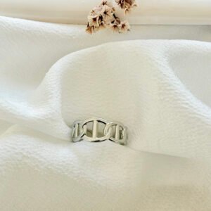 Anillo regulable de acero.
