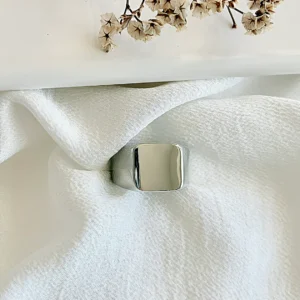 Anillo de acero macizo, estilo sello.