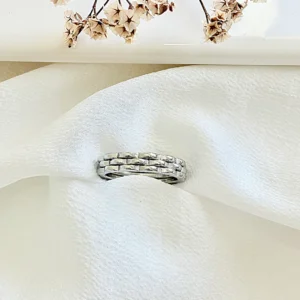 Anillo de acero.