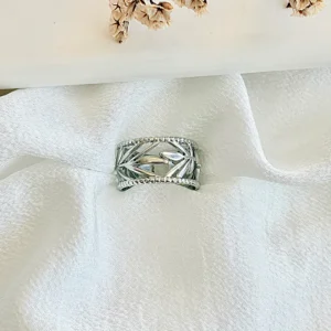 Anillo regulable de acero.