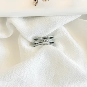 Anillo regulable de acero.