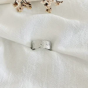 Anillo regulable de acero.