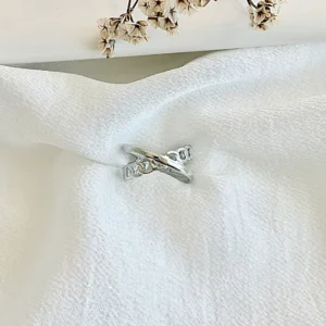 Anillo regulable de acero.