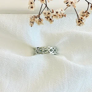 Anillo regulable de acero.