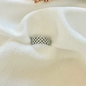 Anillo regulable de acero.