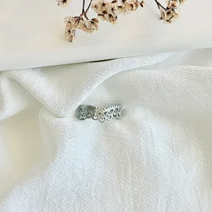 Anillo regulable de acero.