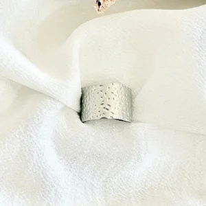 Anillo regulable de acero.