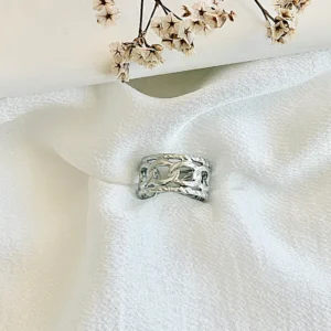 Anillo regulable de acero.