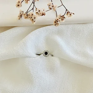 Anillo BVULGARI de acero.